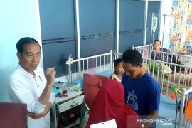 Presiden Joko Widodo tinjau RSUD Abdul Moeloek Page 1 Small