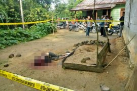 Sadis, seorang adik tebas leher kakaknya hingga nyaris putus