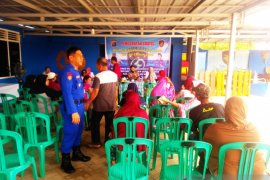 Warga pesisir Mentok manfaatkan pengobatan gratis