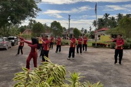 Polsek Pemali gelar Senam Bedincak (Video)