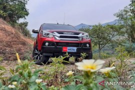 Isuzu MU-X i-series siap gaet pasar kendaraan penumpang tanah air