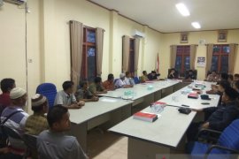 Warga pesisir Desa Batu Beriga datangi DPRD terkait penambangan timah