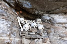 Warga temukan tengkorak kepala di dalam parit saat gotong royong