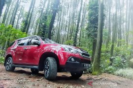 Lebih dekat dengan Isuzu MU-X i-series