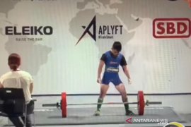 Widari raih juara dunia angkat berat