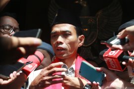 Ustadz Abdul Somad ceraikan istrinya