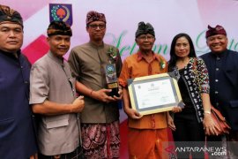 Gianyar dan Klungkung raih penghargaan "Kabupaten Sehat"