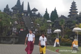 Wagub imbau wisatawan unggah foto citra positif Bali