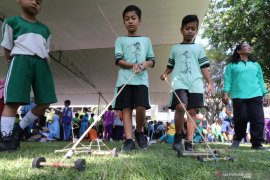 Perkenalkan permainan tradisional kepada pelajar
