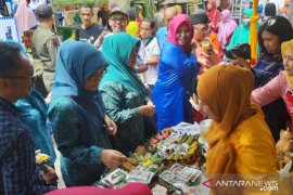 Mari berburu jajanan tempo dulu di Taman Alun Kapuas