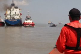 Kebakaran KM Tanto Ceria di Pelabuhan Gresik tak ganggu alur pelayaran