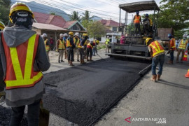 Rehabilitasi dan rekonstruksi jalan pascabencana Page 1 Small