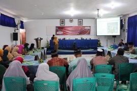 KPA Payakumbuh sosialisasikan bahaya HIV/AIDS bagi penyuluh agama