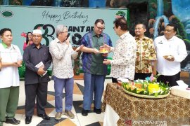 Santunan dan potong tumpeng di HUT ke-83 THPS