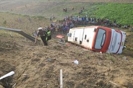 Bus jurusan Jakarta-Surabaya terguling, dua penumpang tewas