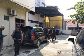 KPK geledah bangunan milik pengusaha kondang Pekanbaru