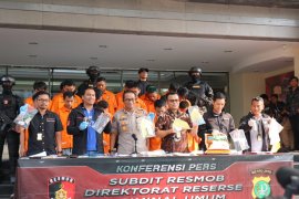 Seorang adik vuri 3,5 ton beras dari toko kakaknya