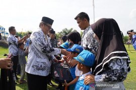 Teachers don't be too burdened with administrative rules