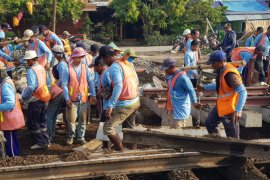 Jalur ganda KA segmen Geneng-Kedungbanteng dialihkan