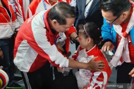 Lisa berurai air mata kecewa dapat perak angkat besi SEA Games