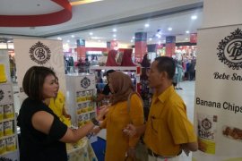 Pengusaha milenial keripik pisang lirik pasar di Kediri