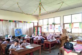 Sempat terhenti, aktivitas belajar siswa di SDN 22 Batang Lingkin kembali berlangsung