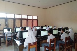 SMAN 3 Sukadana gelar UAS berbasis online