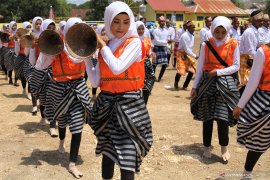 TARI KOLOSAL BUTON SELATAN FESTIVAL Page 2 Small