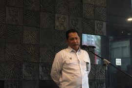 Bulog akan lelang beras yang turun mutu