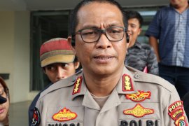 Polda Metro Jaya tegaskan tidak ada personel pengamanan 212 bawa granat asap