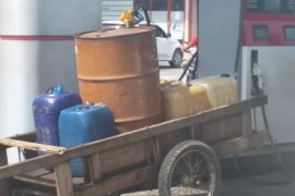 Disdagkop Riau tangkap SPBU di Bengkalis jual premium pakai jeriken