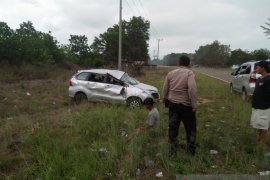 Tiga orang alami luka ringan dalam kecelakaan dekat Jembatan Emas