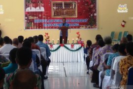 Bupati Supiori: Guru berperan mencetak SDM unggul di daerah 3T
