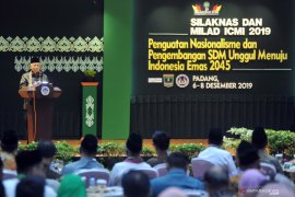 VP attends ICMI's national meeting in Padang