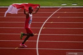 Pelari marathon Indonesia Agus Prayogo sabet medali emas SEA Games