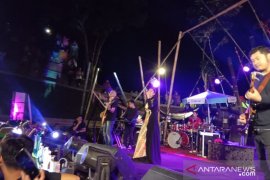 Tata Janeeta tampil memukau konser Symphony Rengganis Situbondo (Video)