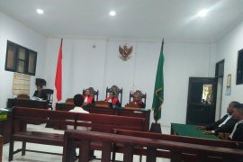 Terdakwa gelapkan uang perusahaan divonis tiga tahun