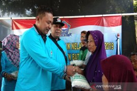 Ribuan nelayan Batang peroleh beras paceklik
