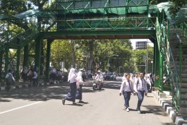 Pemkot Mataram mengkaji usulan pembongkaran JPO