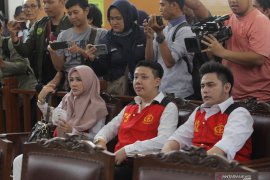 Tiga terdakwa konten asusila "ikan asin" divonis berbeda