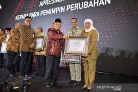 Wapres serahkan penghargaan Zona Integritas WBK dan WBBM 2019