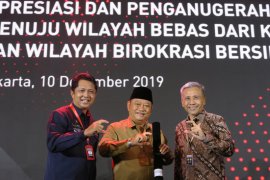 DPMPTSP Sidoarjo raih penghargaan Zona Integritas WBK