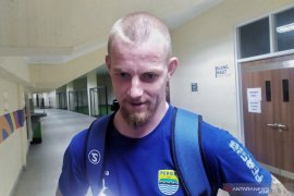 Umuh minta Persib tak perpanjang kontrak Kevin