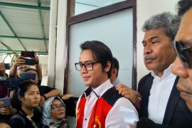 Aktor Kris Hatta divonis lima bulan penjara