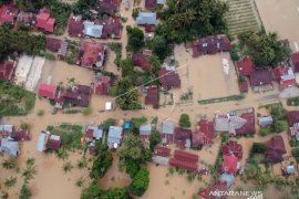 BANJIR BELUM SURUT DI KABUPATEN LIMAPULUHKOTA Page 1 Small