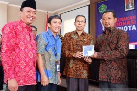 XL memperluas penyaluran gerakan donasi kuota ke madrasah di NTB