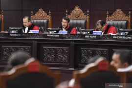 Pengamat nilai putusan MK efektif kurangi mantan koruptor maju Pilkada