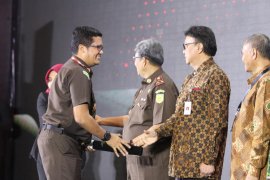 Kejari Badung terima penganugerahan Zona Integritas menuju WBK