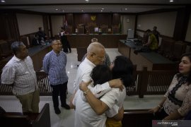 Terpidana kasus korupsi flu burung Freddy Lumban bebas