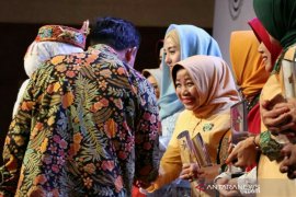 Bunda PAUD Raih Award dari Himpaudi pusat